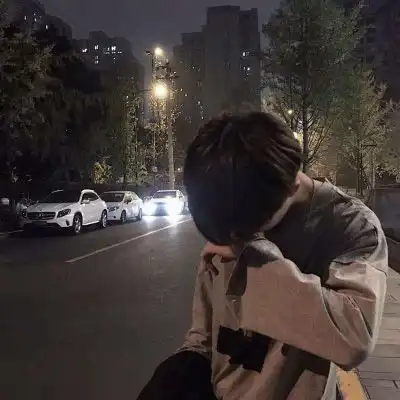 失恋后的头像男用男生失恋伤心流泪图片
