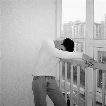 梦会醒要太当真就可以了,男生高清伤感黑白头像
