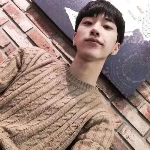 博主推荐一位ins小哥哥,帅气好看的穿搭赶紧get起来
