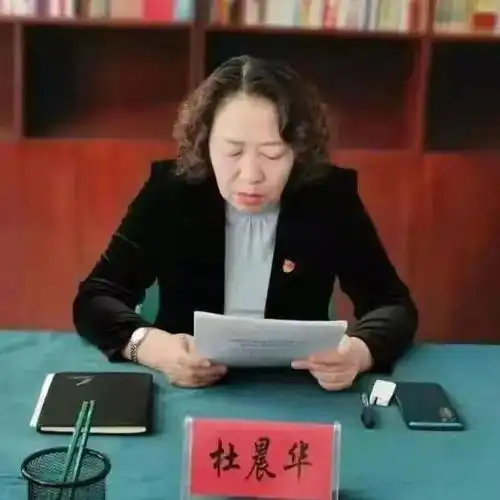 内蒙古巾帼庆华诞心声献给党
