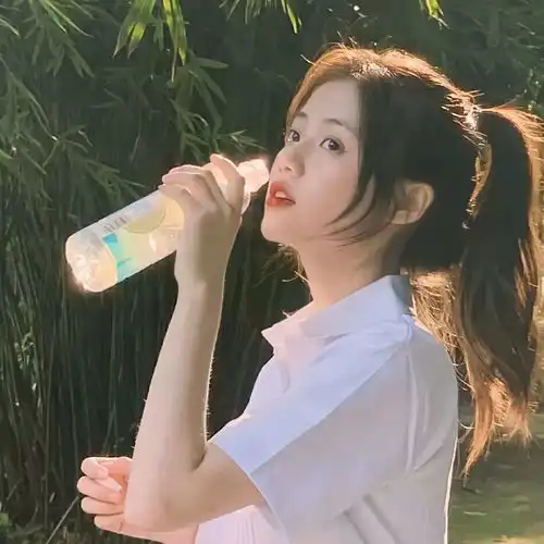 夏日女头不知东西只心悦你
