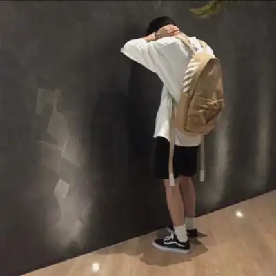 2023个性自由精致男生头像
