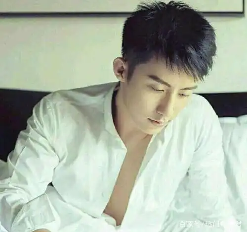 92年的黄景瑜到底能火多久,当年的一个细节就能断定
