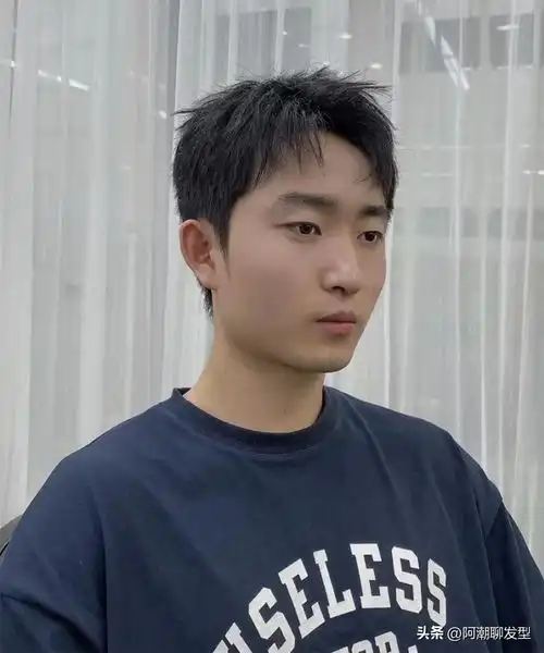 男生旁边发型今日头条
