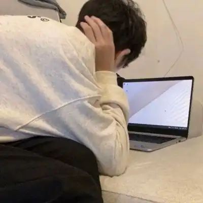 ins文艺范高冷男头
