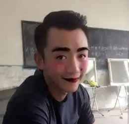 因为鹿晗,关晓彤与郑恺推迟了一天互换头像,这份爱情也是很甜了
