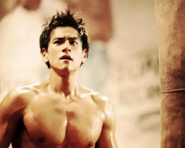 男明星秀胸肌彭于晏100分,鹿晗60分,最后这位不负数就好
