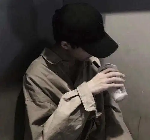 这三大星座,天生心高气傲,总是高高在上,给人难以接近的感觉