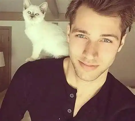 养猫人的个性哔哩哔哩
