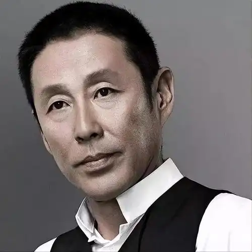 2000年,刘大印让陈道明演康熙,陈道明清装剧又多又烂
