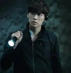 绯闻女友满天飞,但他只承认这一位看完才明白李易峰为何走红
