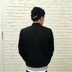 高清情侣头像背影一男一女辜负世界都不负你
