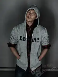 陆毅诠释新熟男秋日魅力
