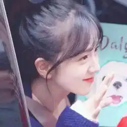 看了会哭的句子,哪有真正的云淡风轻,不过是装作不在意罢了
