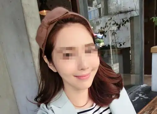 南京一男子花300元进入美女表演直播室,只闻其声,不见其人
