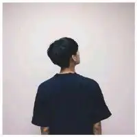 qq头像情侣和这张图片
