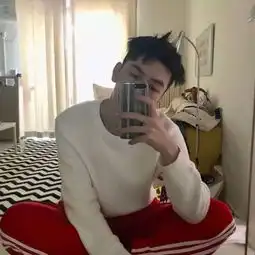 潮流街拍时尚男生图片酷的bro
