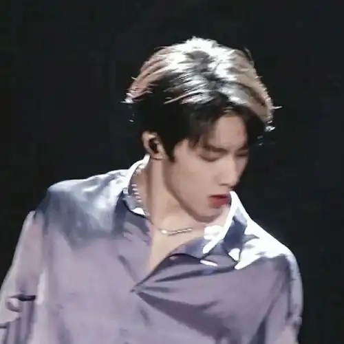 刘耀文氛围感头像我肯定在几百年前就说过爱你
