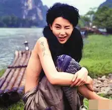 瘦到好似干尸的女星
