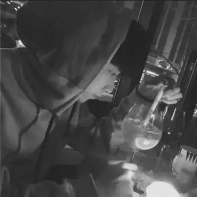 qq男生黑白头像,长的帅气不是我的错