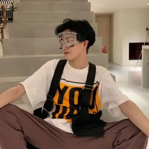 男生头像丨可能我对很多人都一样但有的话只对你讲
