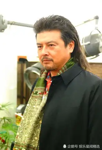 三浦友和光脚丫,吓坏型男小田切让自毁形象变身黑社会胖大叔
