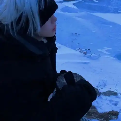 高级感男头你的故事剩听说
