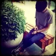 和这个一样风格的真人伤感头像男10张吧
