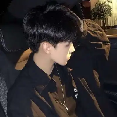 最新男生伤感忧郁的头像我不知该如何对你哭对你笑

