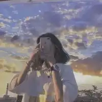 伤感不露脸头像女生
