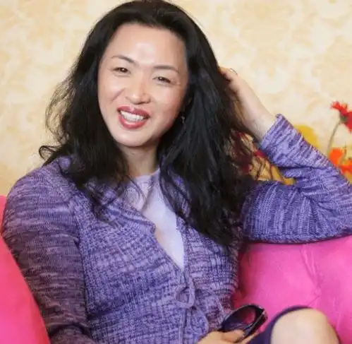 金星为保命停止服药,后遗症越来越明显,男人味十足,51岁像老爷爷
