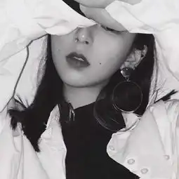 我们都回不去最初却心甘情愿地沉沦
