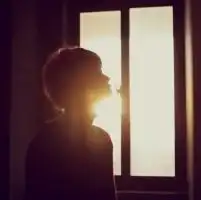 提供一下夕阳下男的头像
