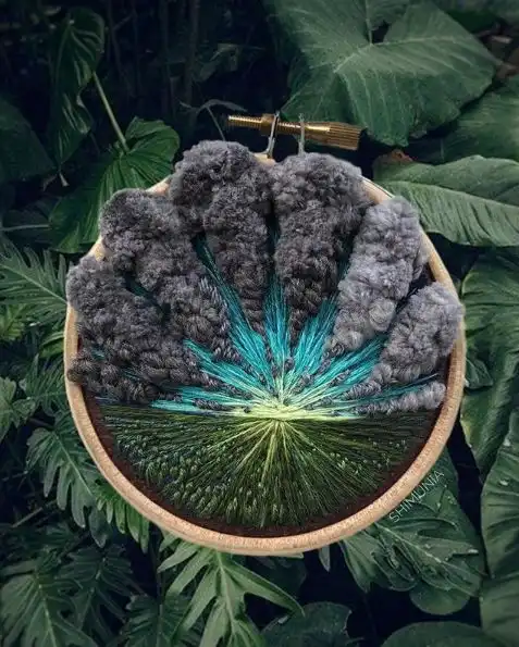 男人爱刺绣却被嘲笑这对情侣环游欧洲,用刺绣记录风景,瞬间圈粉20万
