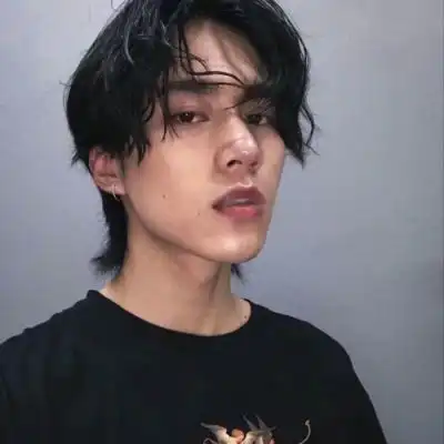 很帅气又很干净的ins风男生头像,ins风绝版超帅男生头像
