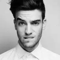 18岁富二代男生照片微信头像图片大全
