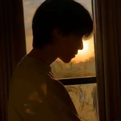 痞帅痞帅的男生高清个性头像大全黑暗到一定程度星辰就会熠熠生辉
