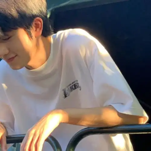 男生头像他终究还是我无法忘掉的意难平腾讯新闻
