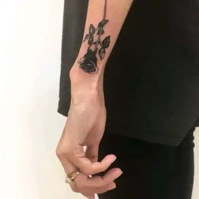 专一而又滥情的男人,男生部位高冷头像
