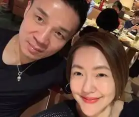 小s晒为妈妈庆生照,大s秀钻戒,小s不甘示弱与老公亲密合照
