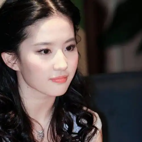 刘亦菲早期好看又小众的头像,大家可关注自取
