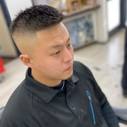 为什么我劝中老年男人剪短发别染发看素人对比图就全明白了
