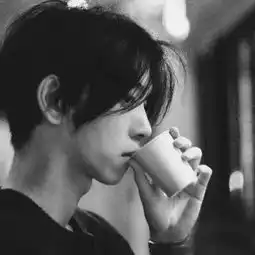 头像丨我可能是盐吃多了,闲得总是想你
