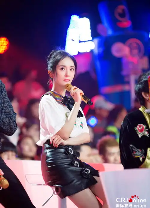 杨幂的眼睛最撩小男生90后男生喜爱的女星都有谁
