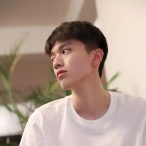 你好,请问你喜欢我吗,喜欢我的话就呼吸
