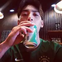 正儿八经小青年
