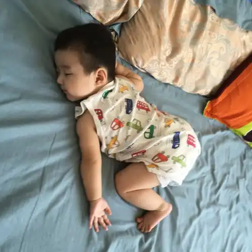 孩子的每个睡姿能暗示性格如果是第二种,父母偷着乐吧
