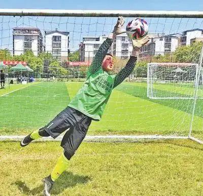 人民日报看青海校园足球依托东西部协作快速发展
