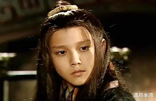 9位自带贵气丹凤眼男星,冷艳中透着高贵,东方美学浑然天成
