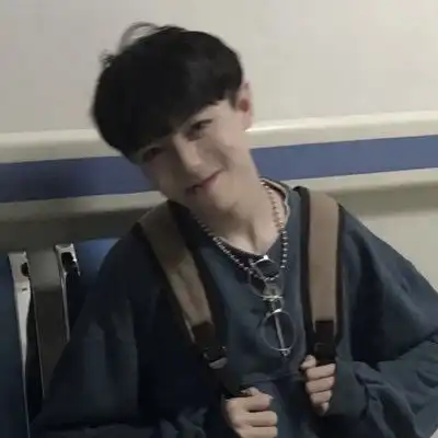 ins阳光大男孩头像帅气请你喝可乐希望你可爱又快乐
